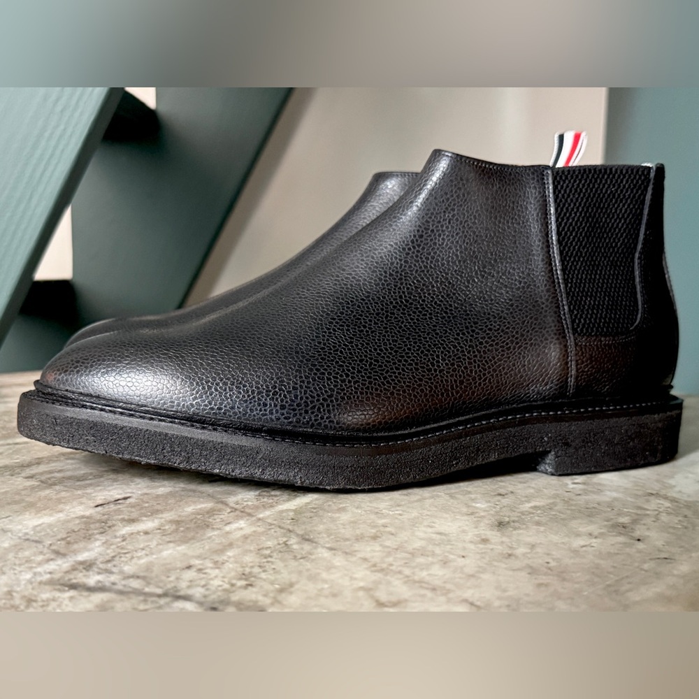 THOM BROWNE MID TOP CHELSEA BOOT CREPE SOLE PEBBLE GRAIN BLACK 12
